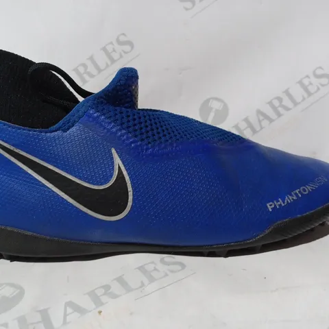 BOXED PAIR OF NIKE PHANTOM SHOES IN BLUE UK SIZE 6