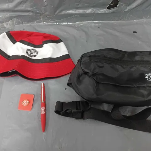 MAN UNITED TEAM PACK PENCIL CASE, BUCKET HAT, PIN, AND EN 