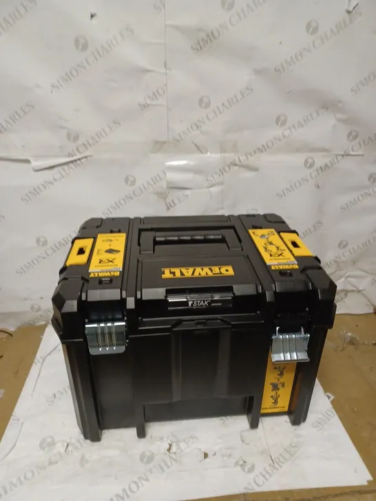 DEWALT BLACK TOOL BOX 