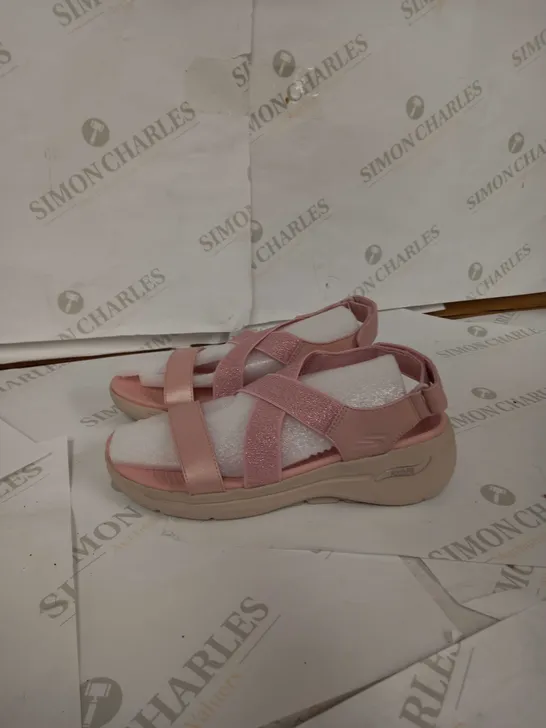 SKECHERS GO WALK ARCH FIT SANDAL - ROSE SIZE 5