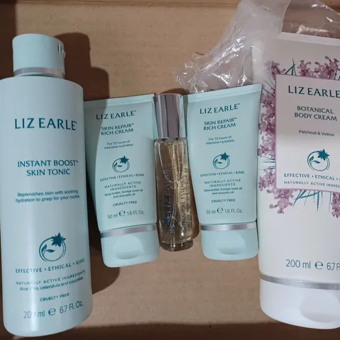 BOXED LIZ EARLE BOTANICAL BODY CARE SET