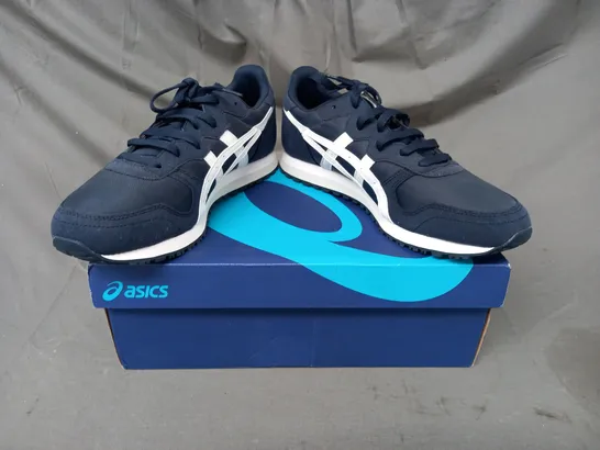 BOXED PAIR OF ASICS SHOES IN NAVY/WHITE UK SIZE 9