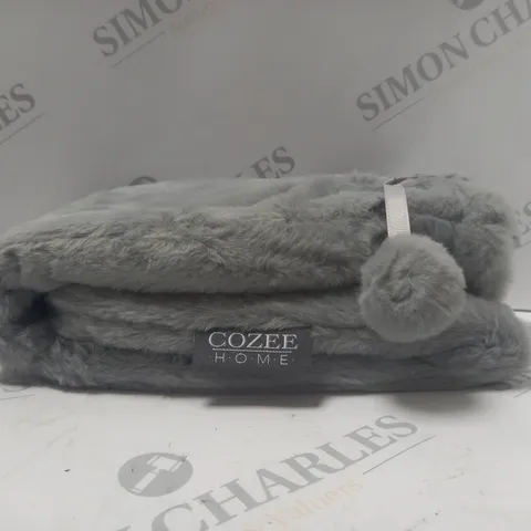 OUTLET COZEE HOME LONG PLUSH 2L HOT WATERBOTTLE WITH POM POMS