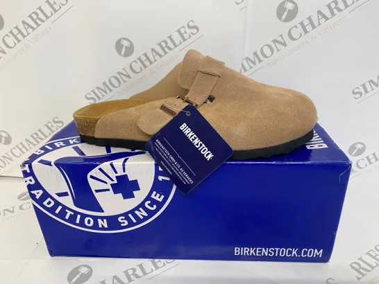 BOXED PAIR OF BIRKENSTOCK BOSTON BS MUD SHOES SIZE 38