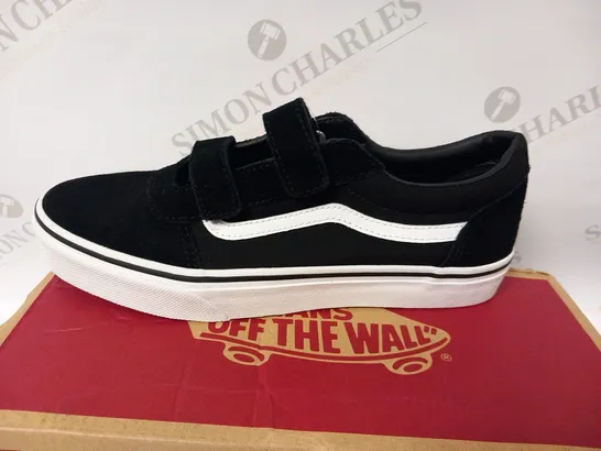 BOXED VANS WARD V SUEDE SHOES SIZE 6