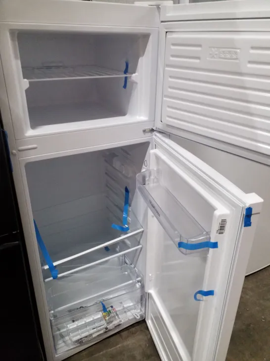 HOBBS FREESTANDING FRIDGE FREEZER WHITE 4918123Simon Charles Auctioneers