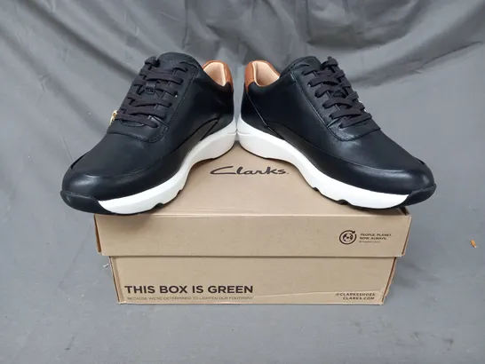 BOXED PAIR OF CLARKS TIVOLI ZIP SHOES IN BLACK UK SIZE 5.5