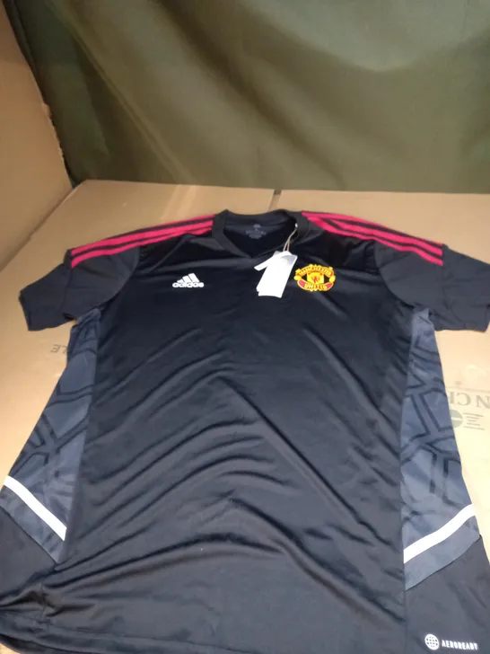 MANCHESTER UNITED FC TRAINING TOP SIZE XL