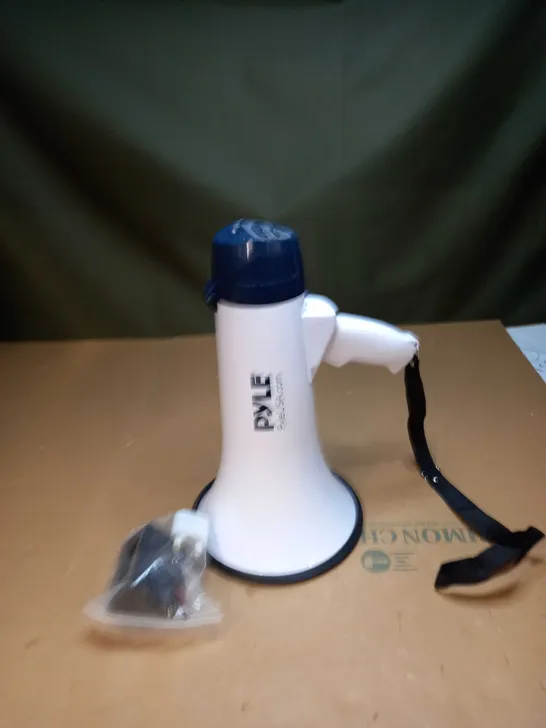 PYLE MEGAPHONE BULLHORN