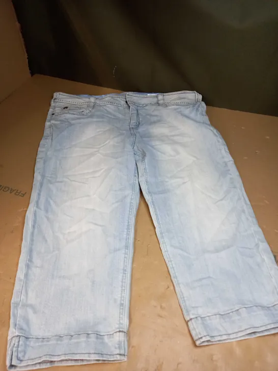 NEXT `THE CROP` JEANS - SIZE 18