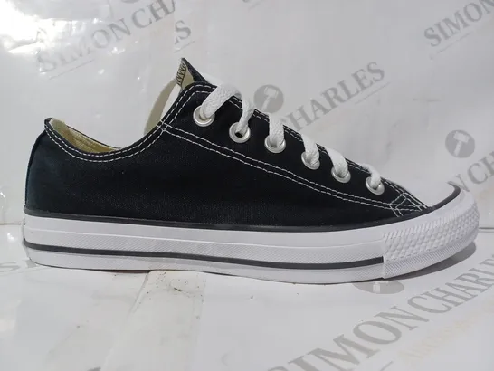 BOXED PAIR OF CONVERSE CANVAS TRAINERS IN BLACK UK SIZE 7