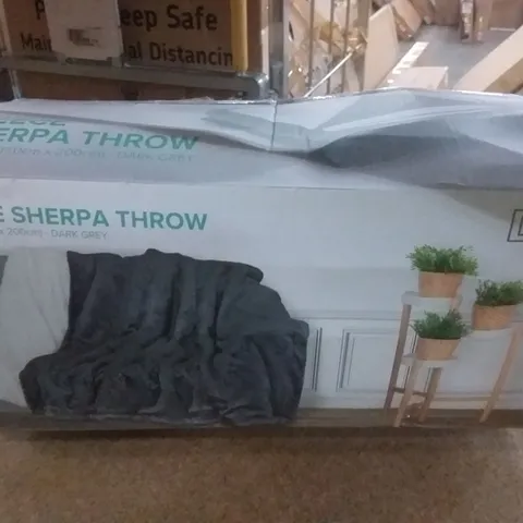 SHERPA THROW COLOUR: GREY SIZE: 150 X 200CM (DOUBLE)