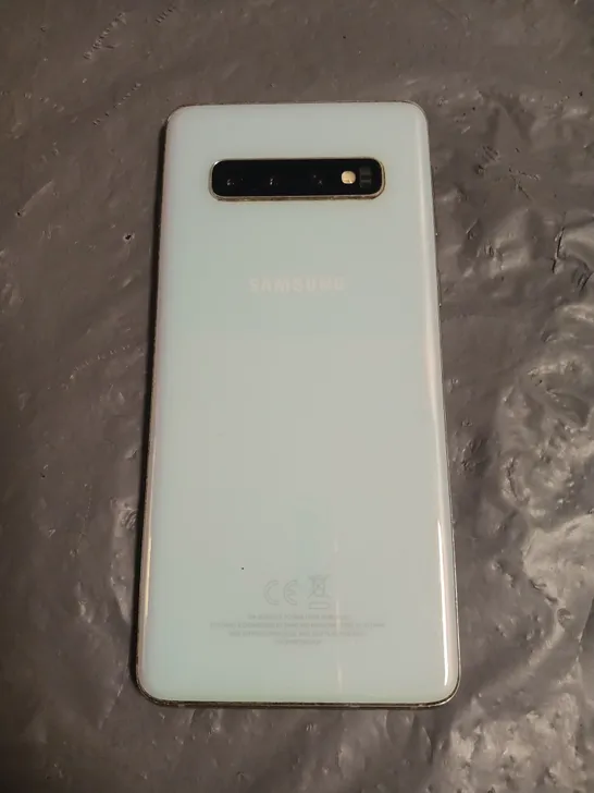 UNBOXED SAMSUNG GALAXY S10 MOBILE PHONE