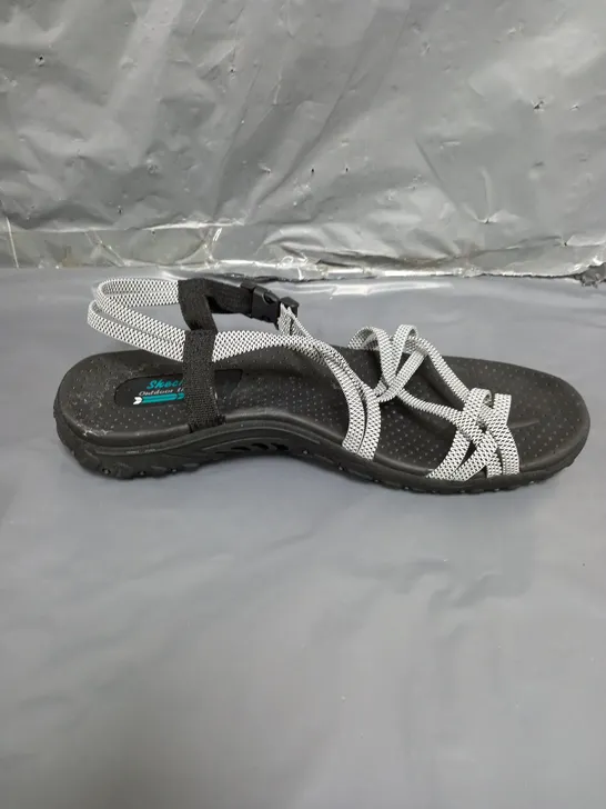 SKECHERS OUTDOOR LIFESTYLE SANDALS BLACK SIZE 8