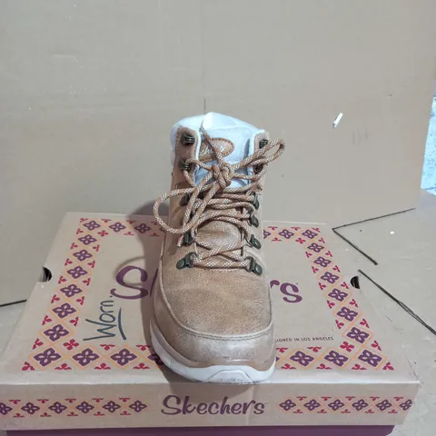 SKECHERS SYNERGY WARM TECH BOOT - CHESTNUT, SIZE 6 UK