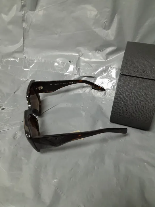 BOXED PRADA IRREGULAR SUNGLASSES 