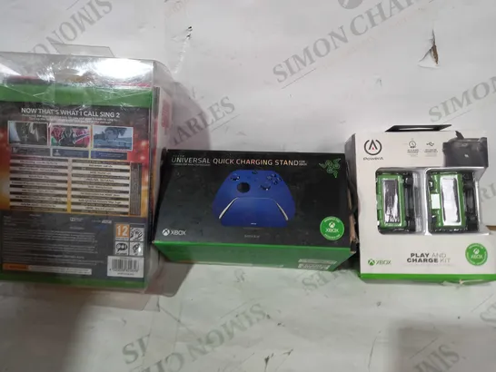 BOX OF APPROXIMATELY 10 ASSORTED XBOX ITEMS TO INCLUDE PLAY & CHARGE KIT, UNIVERSAL QUICK CHARGING STAND, NOW THAT'S WHAT I CALL SING 2 (XBOX ONE), ETC