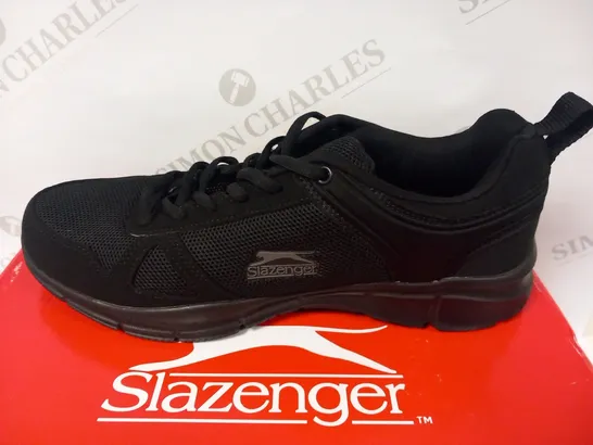 BOXED SLAZENGER FORCE MESH SIZE 11