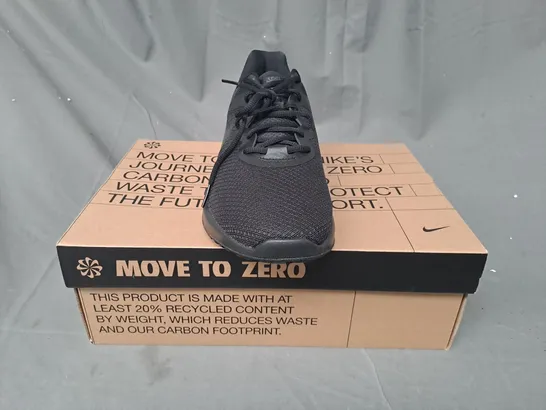 BOXED PAIR OF NIKE REVOLUTION 6 NN SHOES IN BLACK UK SIZE 9