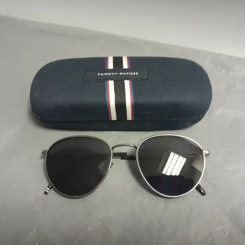 PAIR OF TOMMY HILFIGER GLASSES IN CASE