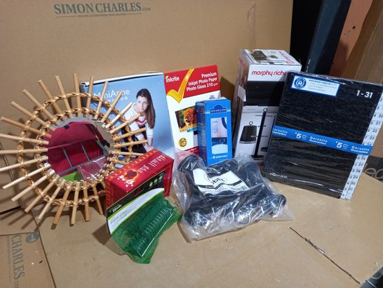 LOT OF APPROX 10 ASSORTED HOUSEHOLD ITEMS TO INCLUDE LIQUID DISPENSER, SMALL ROUND MIRROR, PLANT CLIPS, ETC