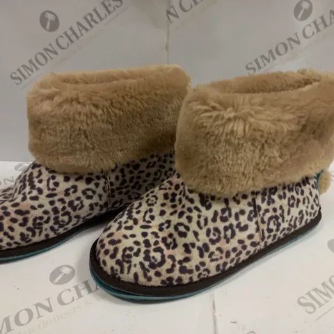 WHITE STUFF COSY LEOPARD SLIP ON BOOTS - MEDIUM