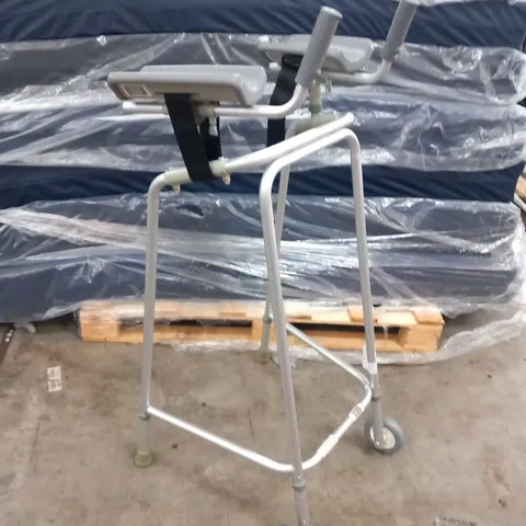 LARGE GUTTER FRAME WITH WHEELS