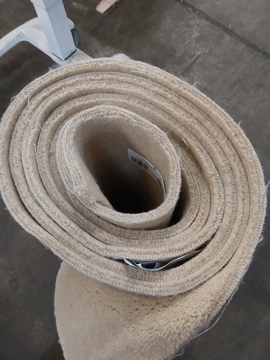 ROLL OF QUALITY RARE BREEDS COTSWOLDS CARPET // SIZE: 0.7m X UNSPECIFIED 