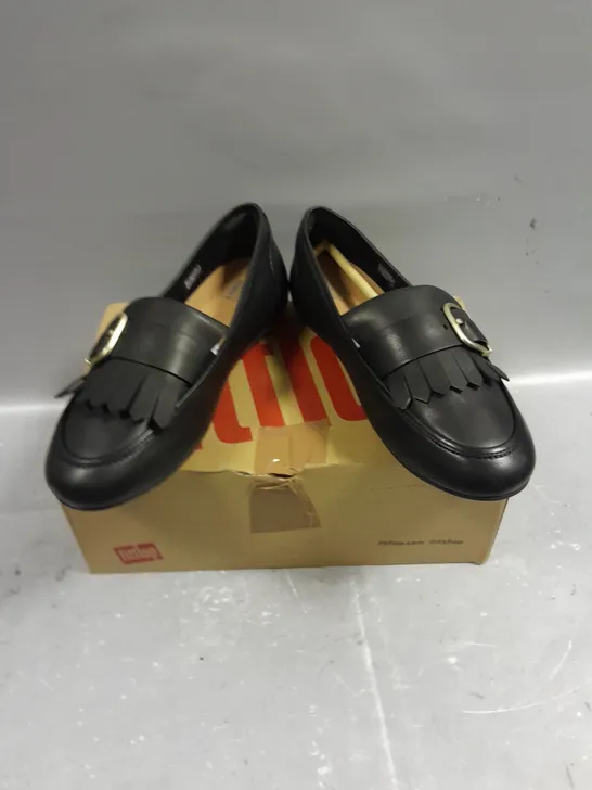 BOXED PAIR OF FITFLOP ALLEGRO FRINGE BUCKLED LEATHER LOAFERS - 5 