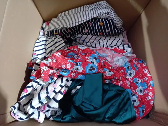 BOX OF APPROX 16 ASSORTED CLOTHING ITEMS TO INCLUDE - APRICOT - FINERY - JOULES ECT