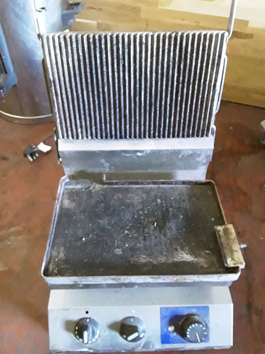 ROWLETT RUTLAND RE-100 CONTACT GRILL