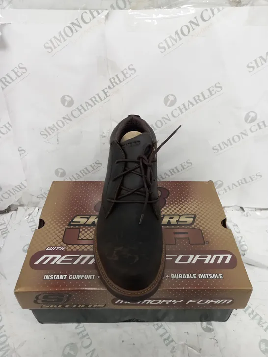 BOXED SKECHERS USA LEATHER BOOTS, CHOCOLATE - SIZE 9