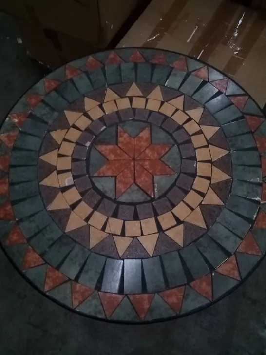 BOXED MOSAIC CIRCULAR TABLE