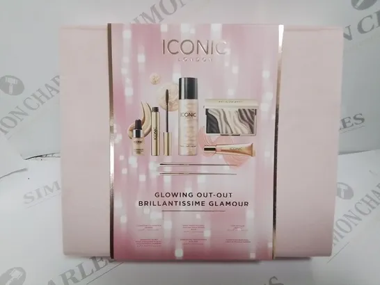 BOXED ICONIC LONDON GLOWING OUT-OUT BEAUTY SET  RRP £60