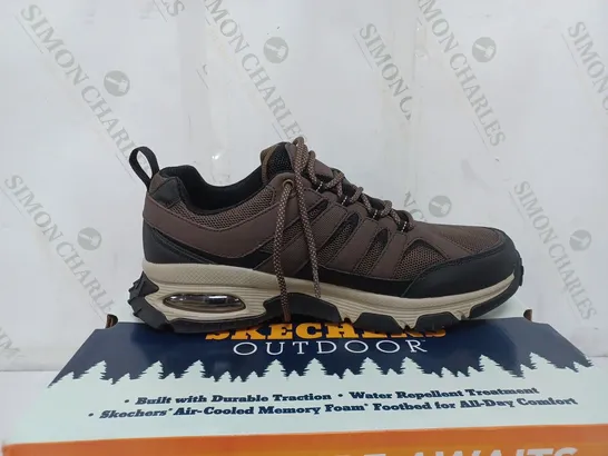 BOXED PAIR OF SKECHERS TRAINERS IN BROWN SIZE 10 