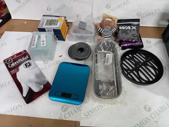 LOT OF APPROX 10 ASSORTED ITEMS TO INCLUDE KITCHEN SCALES, THERMO-HYGROMETERS, WAX PELLETS ETC