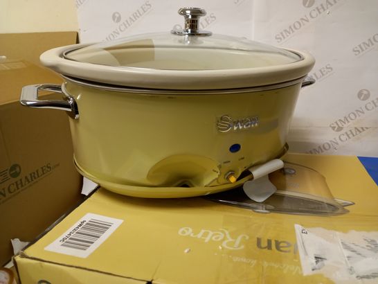 SWAN RETRO SLOW COOKER