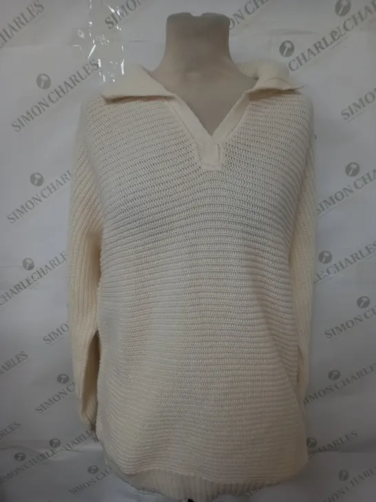 NINALEONARD WHITE WOOL JUMPER SIZE LARGE