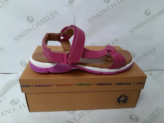 ADESSO LEATHER STRAP RUBBER SOLE WALKING SANDAL IN PINK SIZE 7 