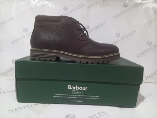 BOXED PAIR OF BARBOUR BOULDER SHOES IN BROWN UK SIZE 8