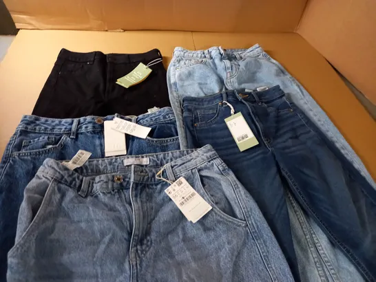 lot of 5 assorted pairs of jeans in various sizes