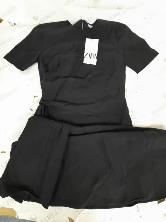 ZARA BLACK SHORT SLEEVE DRESS - XS