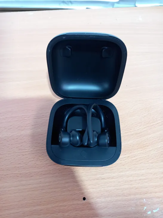 BEATS POWER BEATS PRO OVER EAR WIRELESS EARBUDS, BLACK