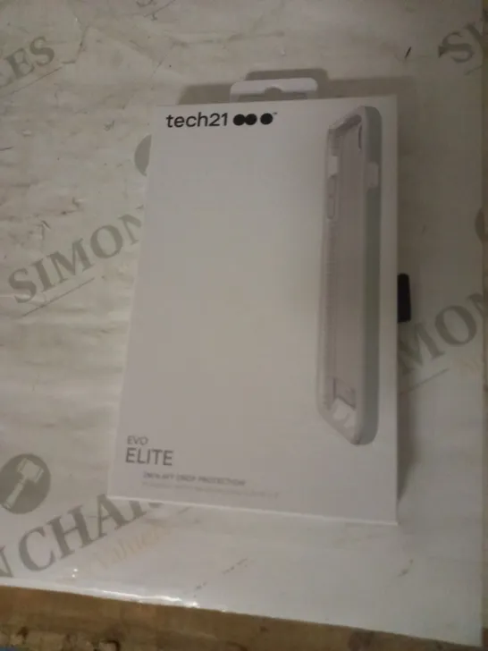 LOT OF 79 BRAND NEW TECH21 EVO ELITE HARDSHELL CASES FOR IPHONE 7/8 PLUS - SILVER