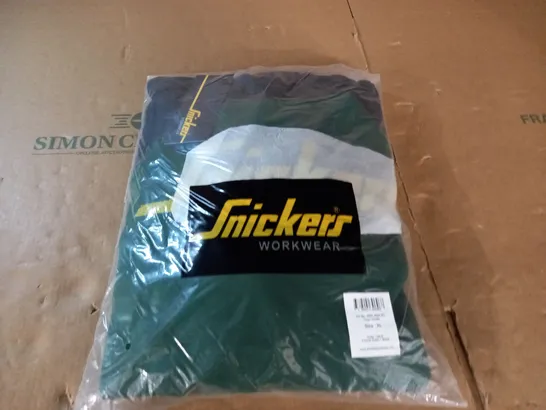 BAGGED SNICKERS LOGO HOODIE IN GREEN/BLACK - XL