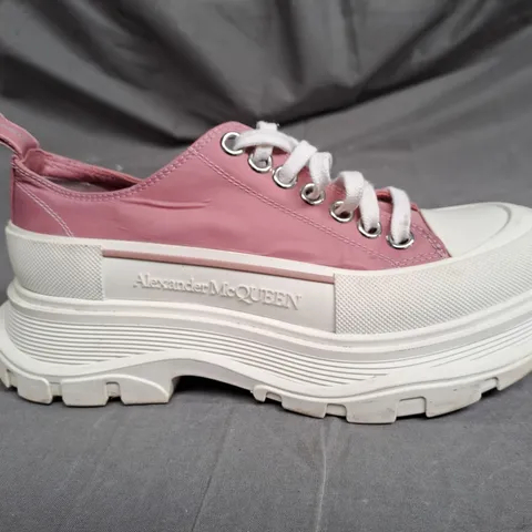 PAIR OF ALEXANDER MCQUEEN PLATFORM TRAINERS IN PINK/OFF-WHITE SIZE EU 37