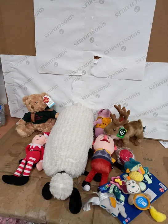 BOX OF ASSORTED STUFFED TOYS TO INCLUDE BUDDY THE ELF, LUPILU AND CLANGERS