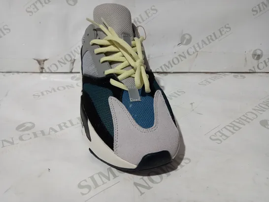 BOXED PAIR OF DESIGNER TRAINERS IN THE STYLE OF ADIDAS IN MULTICOLOUR UK SIZE 10