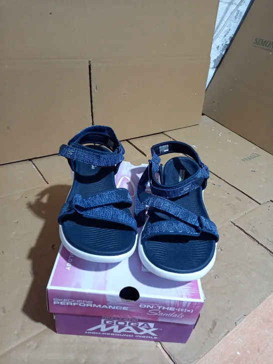 SKETCHERS ON THE GO SANDALS IN NAVY BLUE SIZE 7