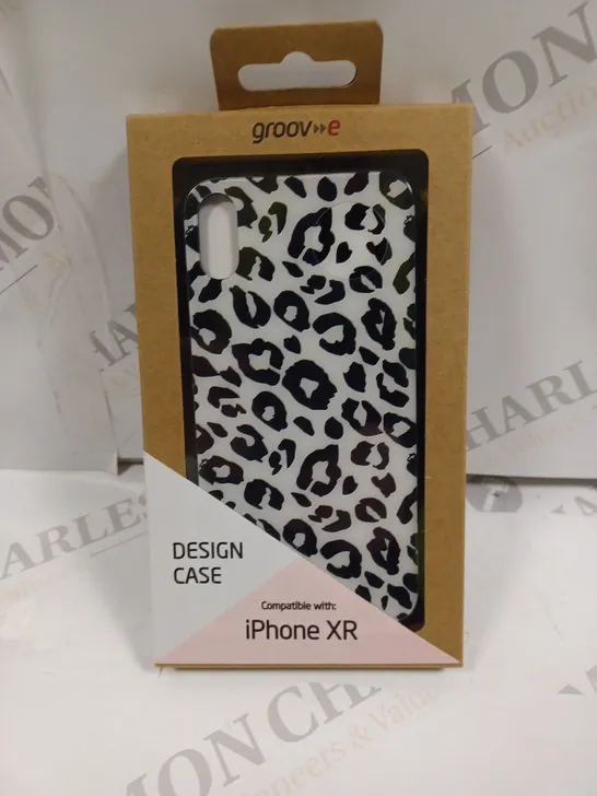 LOT OF APPROXIMATELY 100 GROOVE ANIMAL DESIGN CASES FOR IPHONE XR